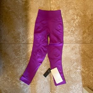 Lulu Size 2 purple high waist compression leggings